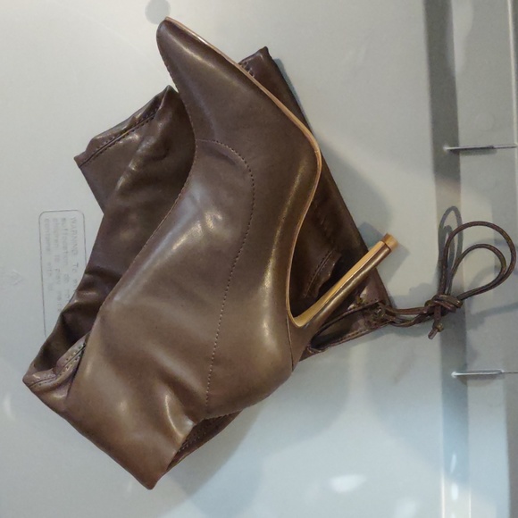 Fashion Nova | Gisele50 Chocolate Boot Size 7 New in Box - Picture 4 of 8